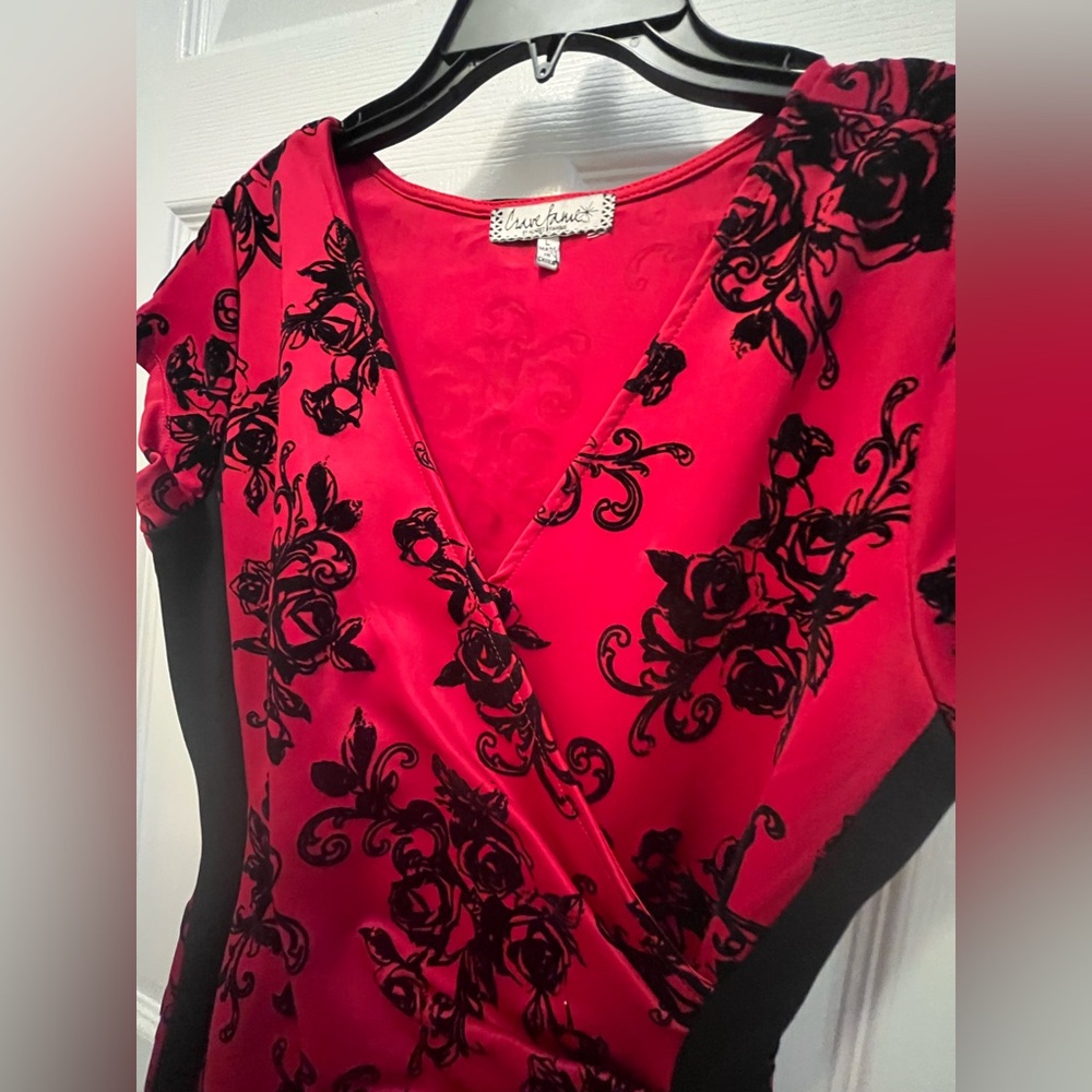 Almost Famous Red and Black Floral Wrap Mini Dress - Picture 3 of 8